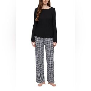GAP Women’s Black Waffle Knit Top and B&W Gingham Flannel Pajama Pants Pockets 😍